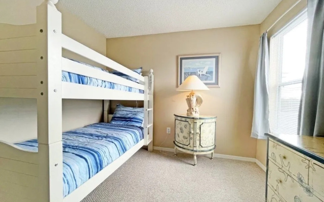 Sunnyside Villa 6 Bedroom Home by RedAwning