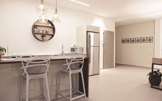 Ella Sr By Tlv2rent