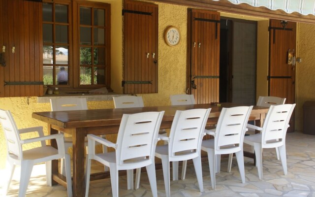 Stunning Villa in Sorgues With Swimming Pool