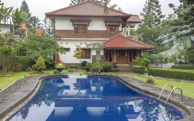 Airy Cisarua Puncak Hankam KM 80 Bogor