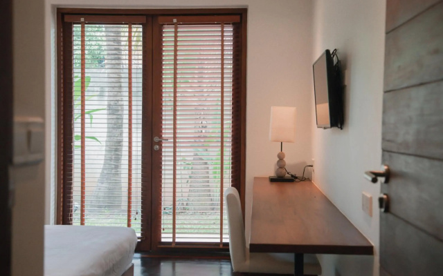 Modern 5 bedroom central pool villa - Rose Apple Residences