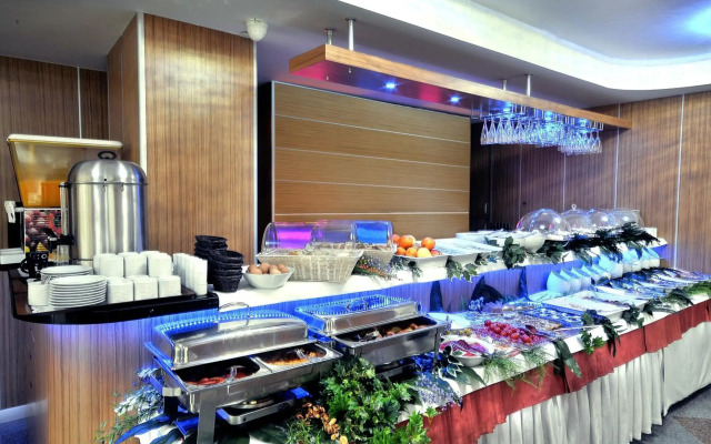 Rhiss Hotel Bostanci