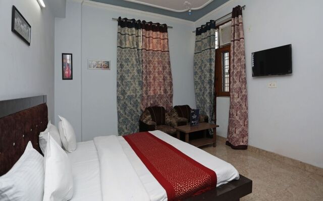 OYO 12502 City Hotel