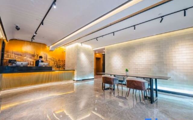 Jitai Yixuan Hotel (Shanghai People's Square Station Branch)