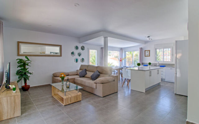 Holiday Home Tatiana - CLP294