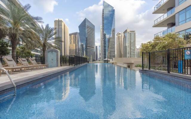 Maison Privee - Dreamy Apt with Jaw-Dropping Marina Views