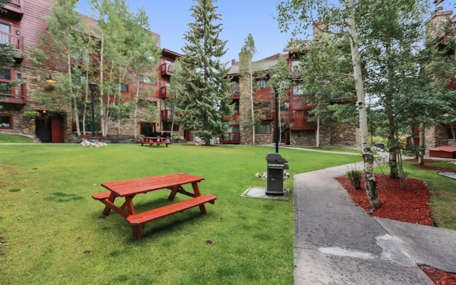 Pine Ridge 11e 2 Bedroom Condo