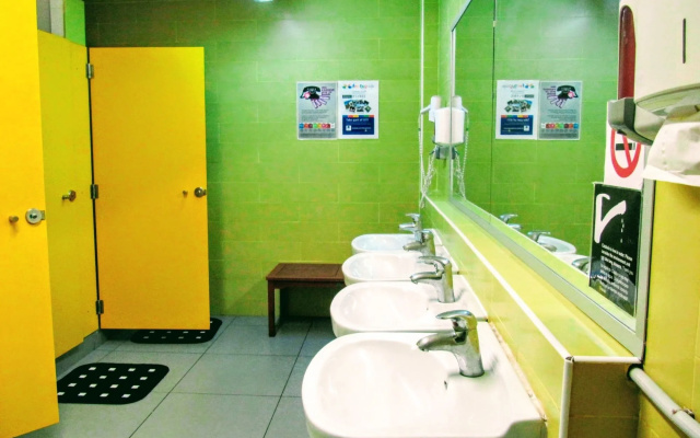 Onefam Les Corts Hostel