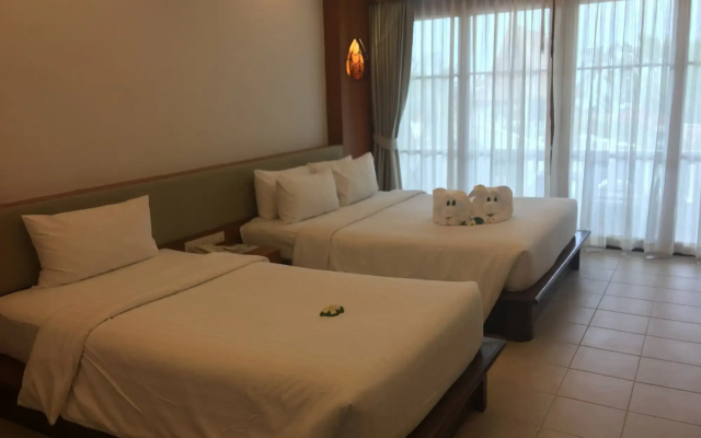 Thai House Beach Resort