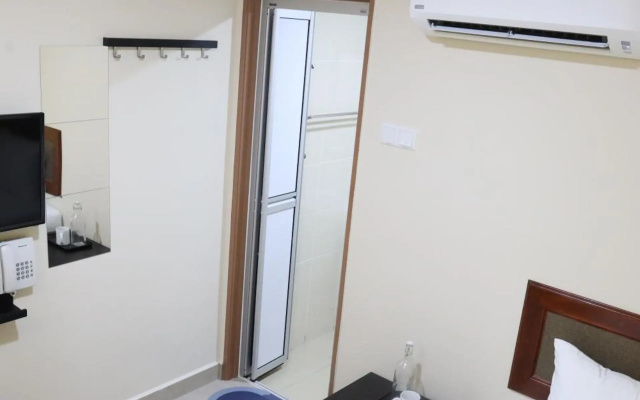 Capital O 90897 Island City Hotel – Guest Rooms – George Town