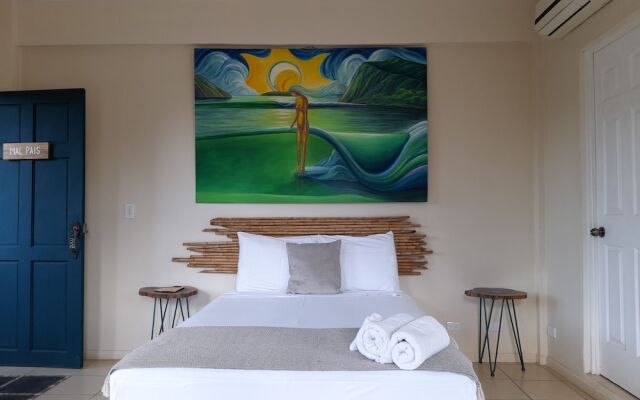 Zulu Surf Hotel