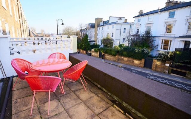 The Camden Hideaway - Stunning 1BDR Flat with Balcony