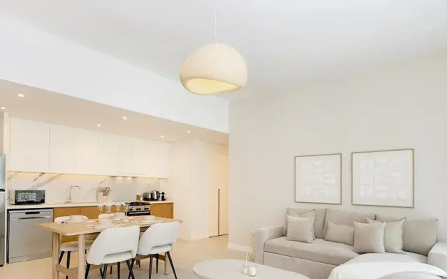 LUX  The JBR Garden View Suite