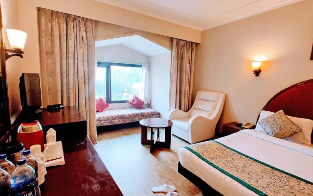 Royal Jardin Whistling Pines Resort