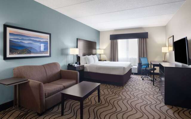 La Quinta Inn & Suites by Wyndham Knoxville Airport