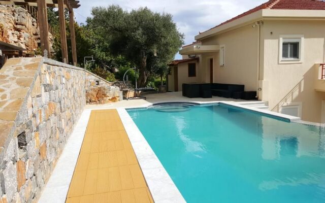 Villa With 4 Bedrooms In Kato Pine, With Wonderful Sea View, Private Pool, Terrace 2 Km From The Beach