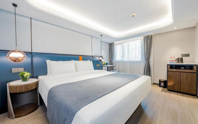 Yitel Collection (Shanghai Hongqiao Gubei Road, Yili Road Metro Station)