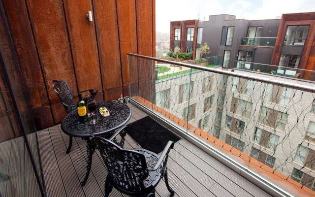 Bright Rochester Palace Gem - AYG