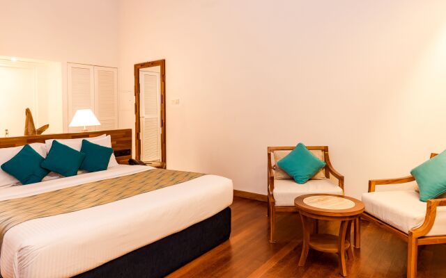 Adaaran Select Meedhupparu & Prestige Water Villas Maldives