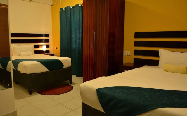 Three Tree Hotel