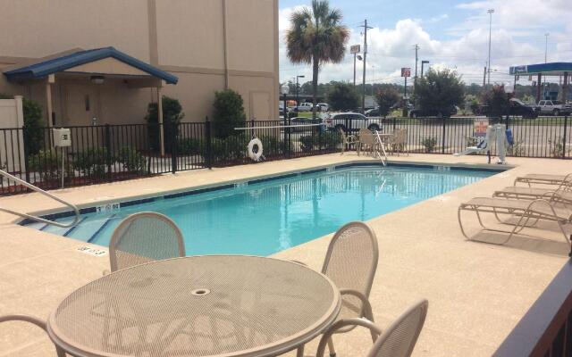 Spark by Hilton Tifton