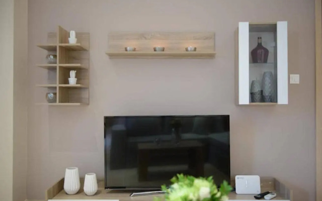 Alimos Modern Retreat Near the Beach