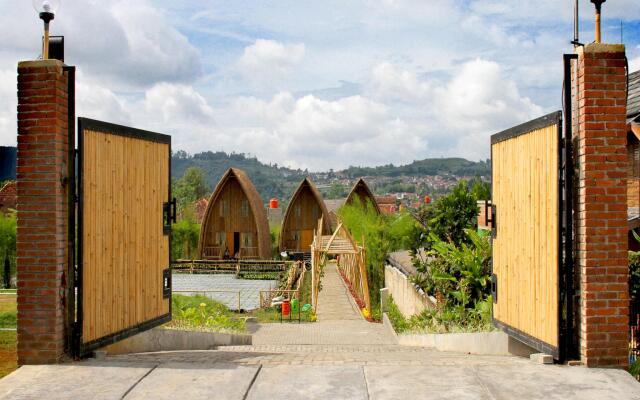 Villa ChavaMinerva Bambu - Lembang