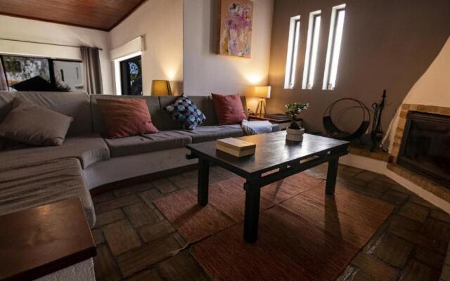 Pine House - Faro Airport, Beach and City Center
