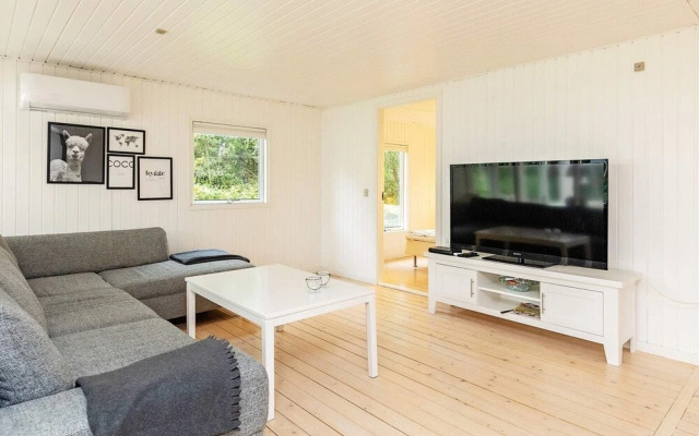 6 Person Holiday Home in Hals