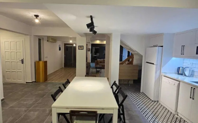 VILLA OLINDA 4 BED with huge garden