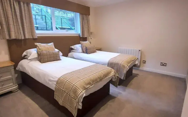 Loch Rannoch Highland Club Pine Marten Lodge 03