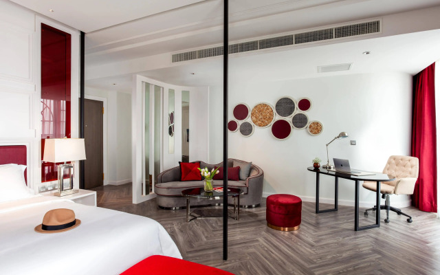 La Seine Hotel