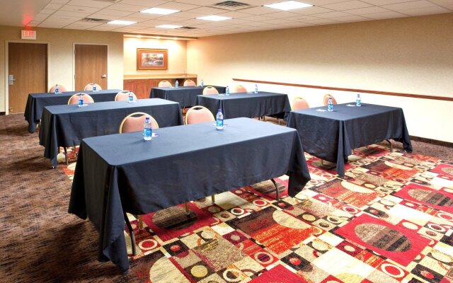 Holiday Inn Express Hotel & Suites Bowling Green by IHG