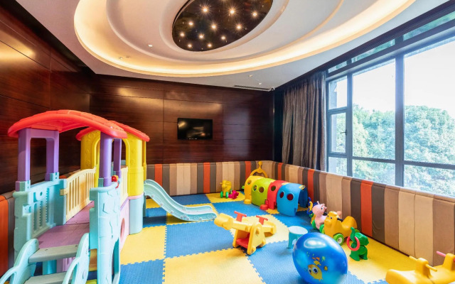 Rich Global Hotel
