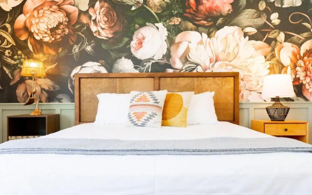 Fleur Noire Hotel