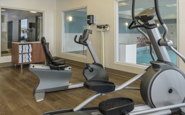 Holiday Inn Express & Suites North Bay by IHG