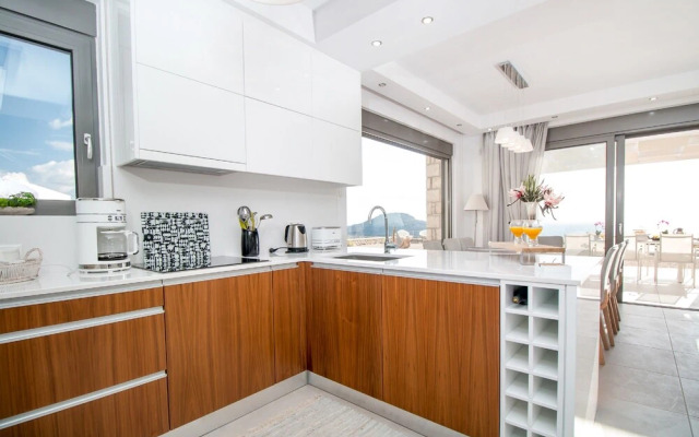 Francis & Gregorys Luxury Villas