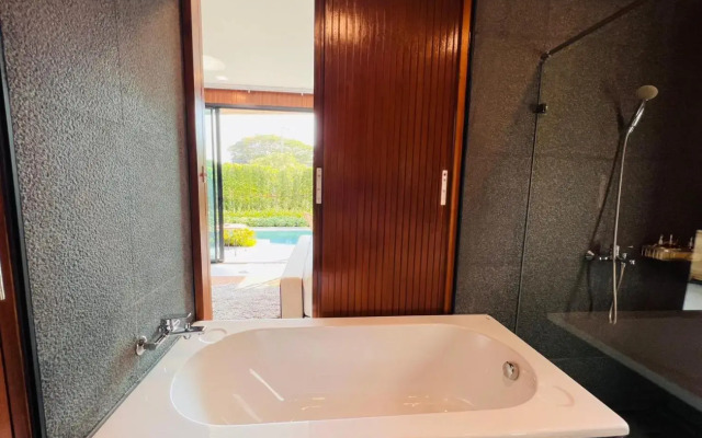 Royal Sammuk villas