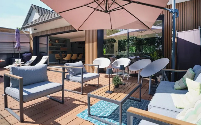 Paris Garden River residence