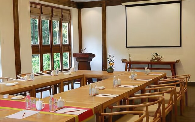 Kaiyuan Hotel · Seabirds