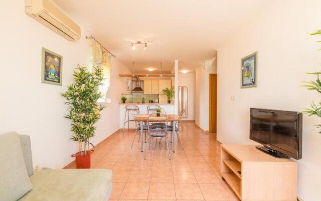 Apartment M