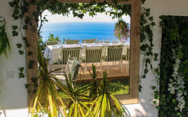 Aphrodite Garden Rooms & Apartment