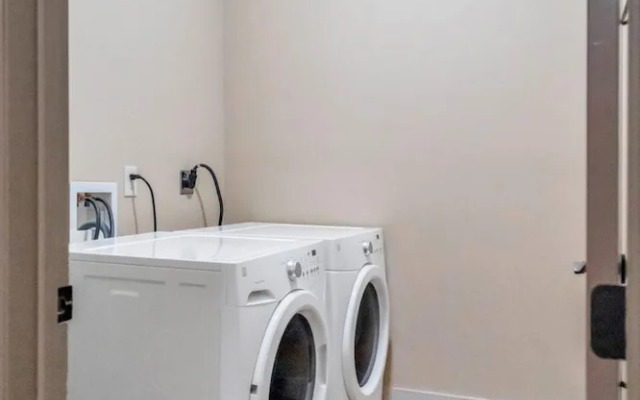 Spacious Sazerac Sanctuary