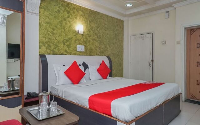 OYO 23711 Hotel Tushar