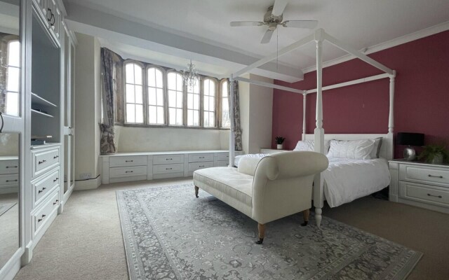 Lovely 5-bed House Near Ilminster and for Families