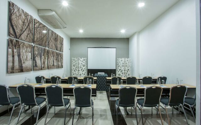 NH Mexico City Valle Dorado