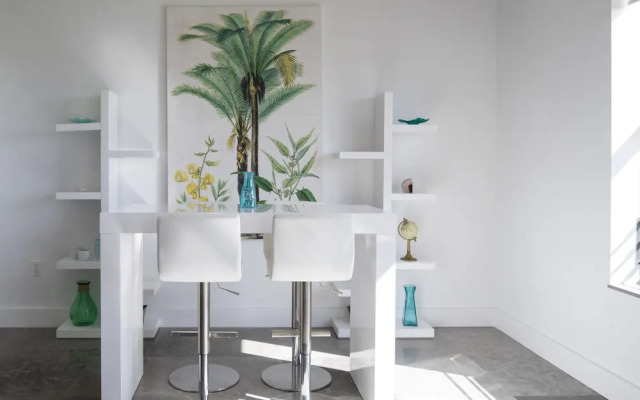 The Netherland R5F - Ocean Drive Condo