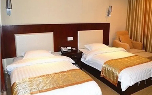 Yangzhong City Business Hotel