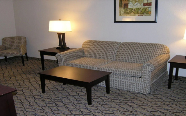 Holiday Inn Express & Suites Belle Vernon by IHG