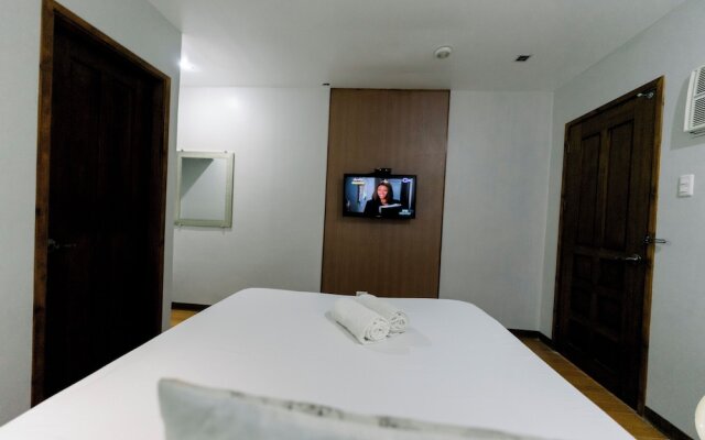 Madonna Hometel and Suites